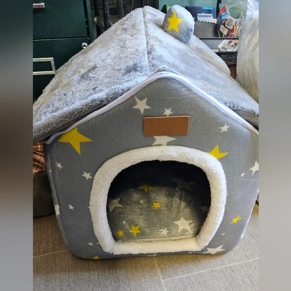 Gray Starry Pet House Never Used. Dogs Or Cats. Zipper Together. Folds Down